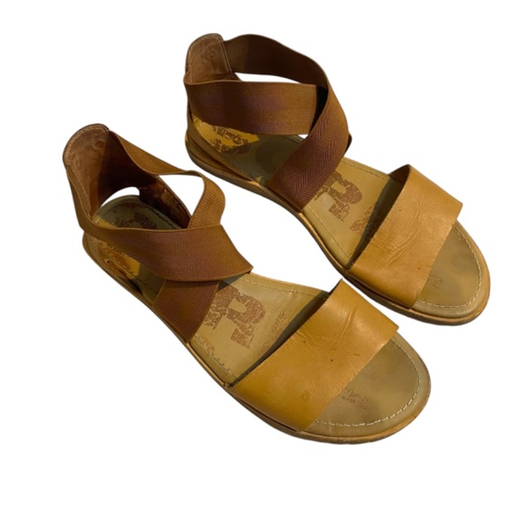 Sorel Ella Sandals - Picture 1 of 9